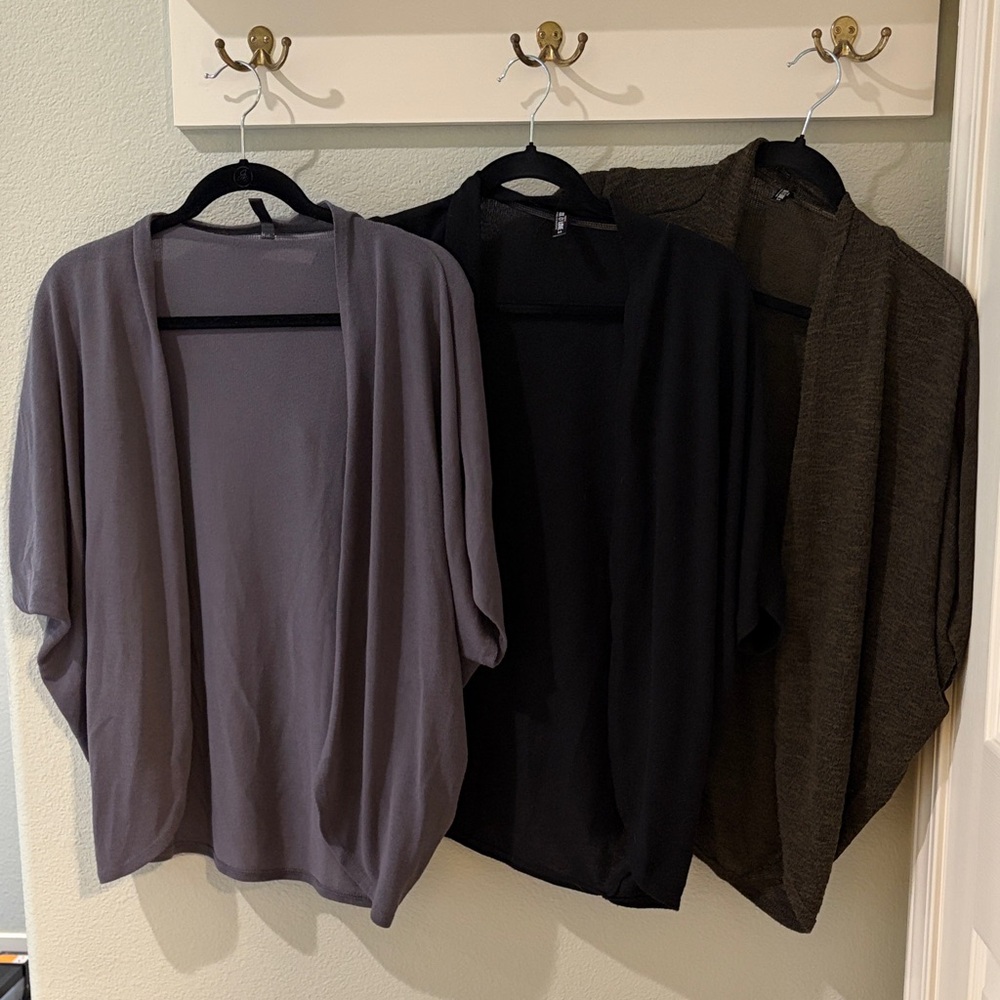 3 Lock and love short sleeve cardigans. minimal wear. M. green black grey